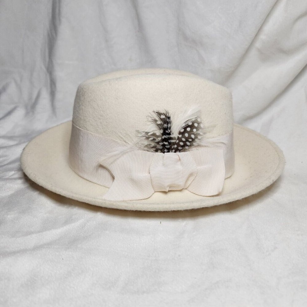 Betmar Mens Victor Victoria Hat Ivory with Feather - Size 1SFM